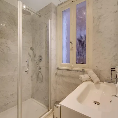 Victor Hugo/ Trocadero Luxe *